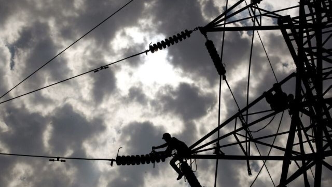 elektrina elektrikár káble ilu (SITA/AP)